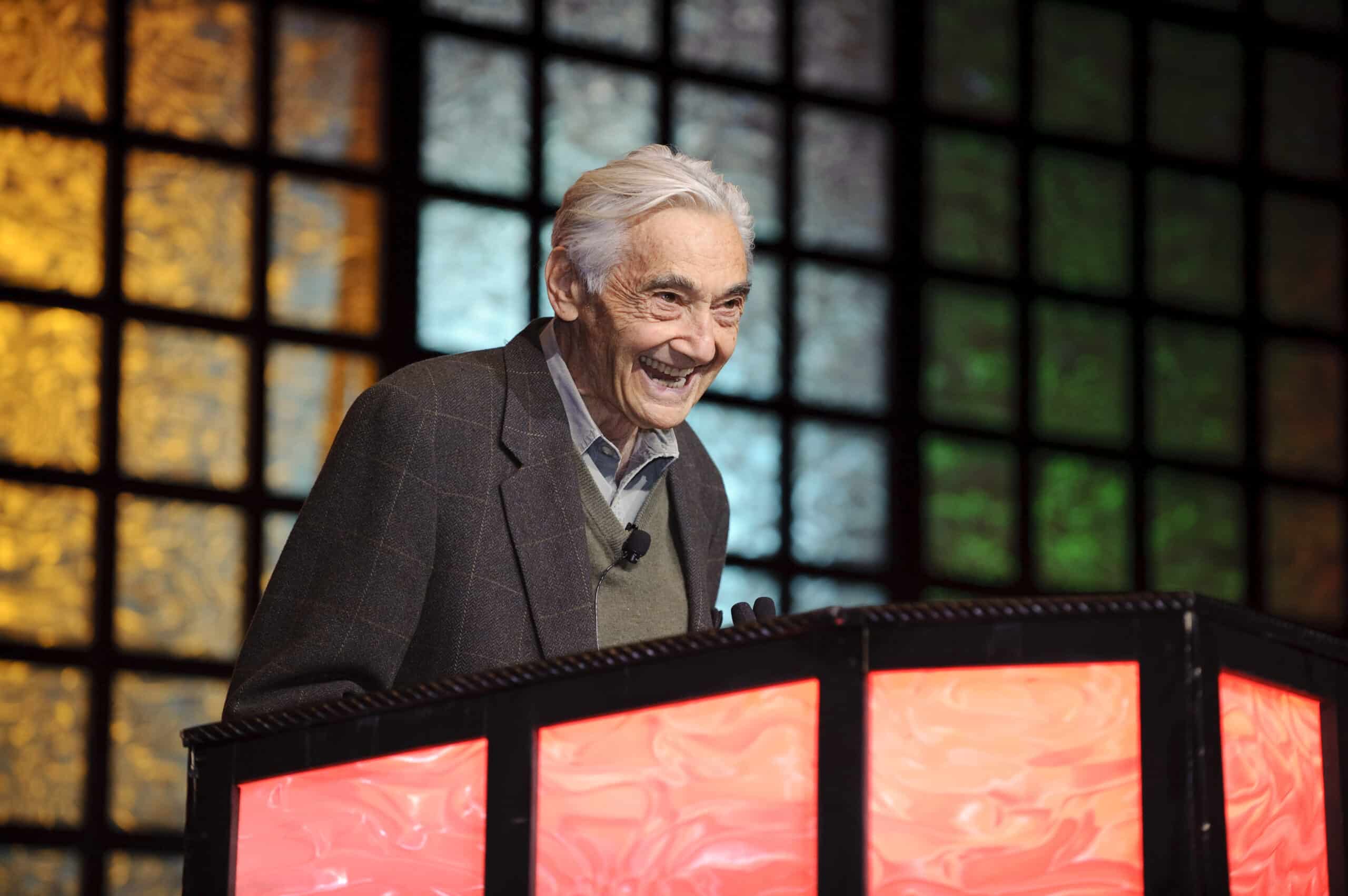 Why Students Should Study History An Interview with Howard Zinn Zinn Education Project