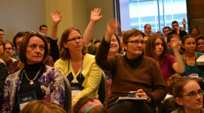 loewencrowd_handsraised_ncss2011