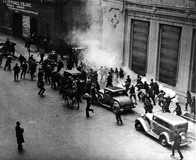 Who Made the New Deal? Part II A role play explores the impact of popular movements on FDR’s policies (Lesson) | Zinn Education Project: Teaching People's History