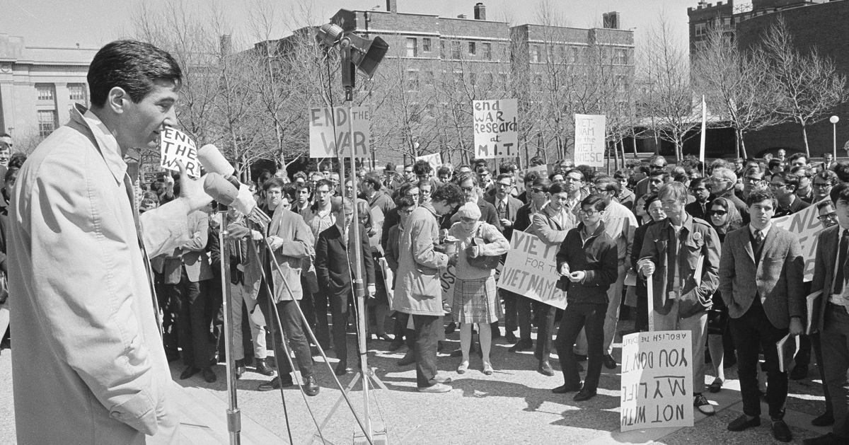 Howard Zinn Protesting Vietnam War | Zinn Education Project